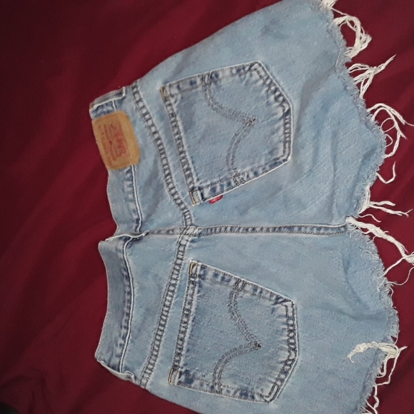 Levis CutOffs - Picture 2 of 3